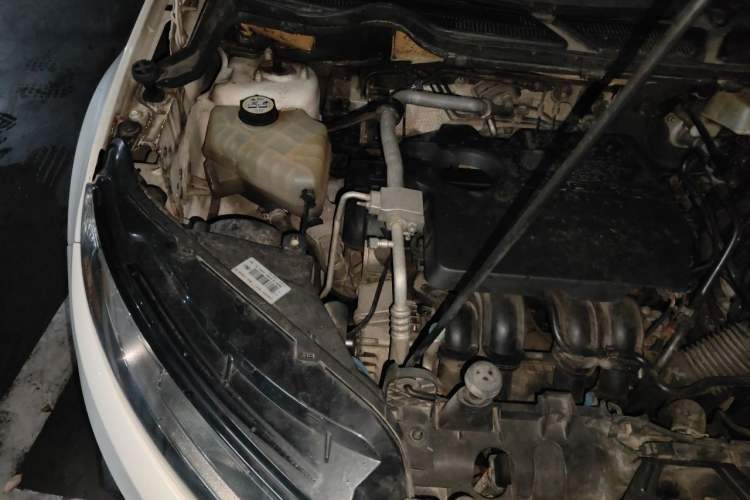 Used Ford EcoSport 2013 1.5L Automatic Fashion Model Engine Bay Right