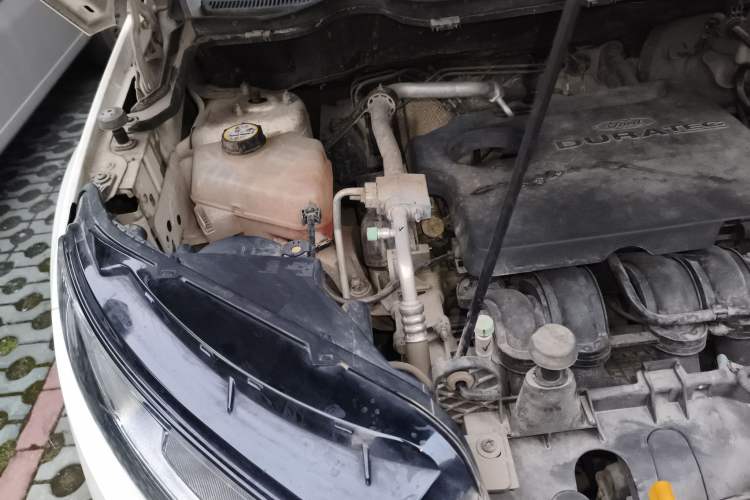 Used Ford EcoSport 2013 1.5L Automatic Prestige Model Engine Bay Right