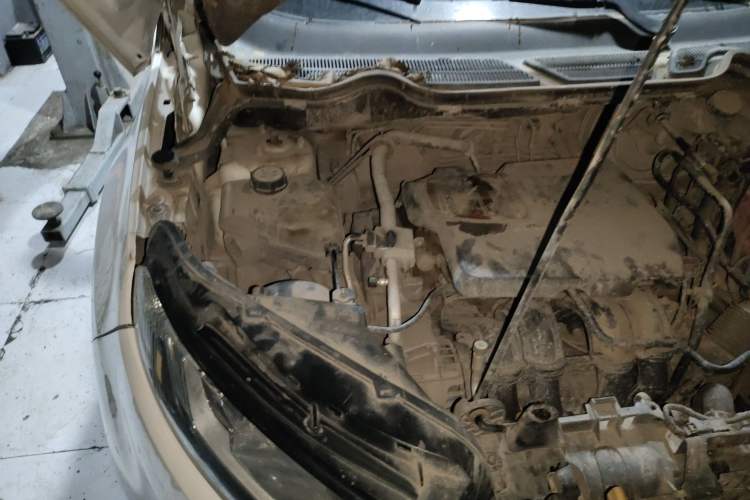 Used Ford EcoSport 2013 1.5L Automatic Fashion Model Engine Bay Right
