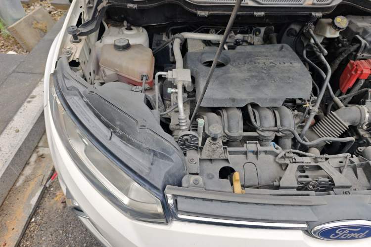 Used Ford EcoSport 2013 1.5L Manual Luxury Model Engine Bay Right