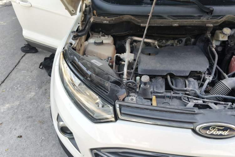 Used Ford EcoSport 2013 1.5L Manual Luxury Model Engine Bay Right