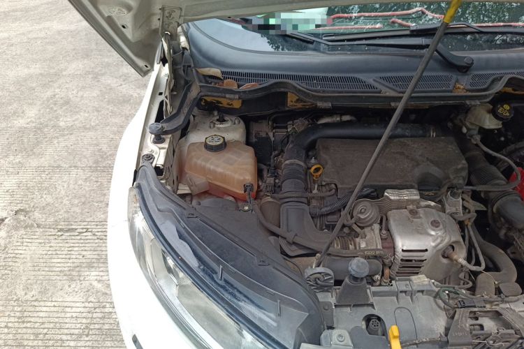 Used Ford EcoSport 2013 1.0L GTDi Manual Luxury Model Engine Bay Right