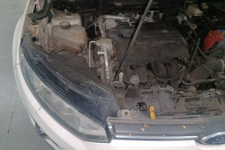 Used Ford EcoSport 2013 1.5L Automatic Prestige Model Engine Bay Right