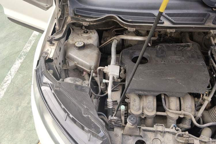 Used Ford EcoSport 2013 1.5L Automatic Prestige Model Engine Bay Right