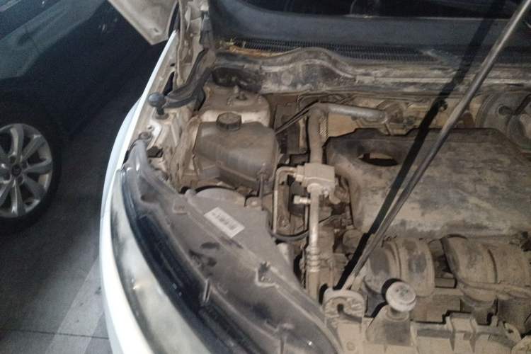 Used Ford EcoSport 2013 1.5L Automatic Prestige Model Engine Bay Right
