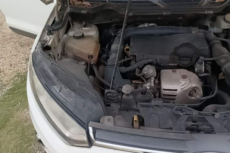 Used Ford EcoSport 2013 1.0L GTDi Manual Luxury Model Engine Bay Right