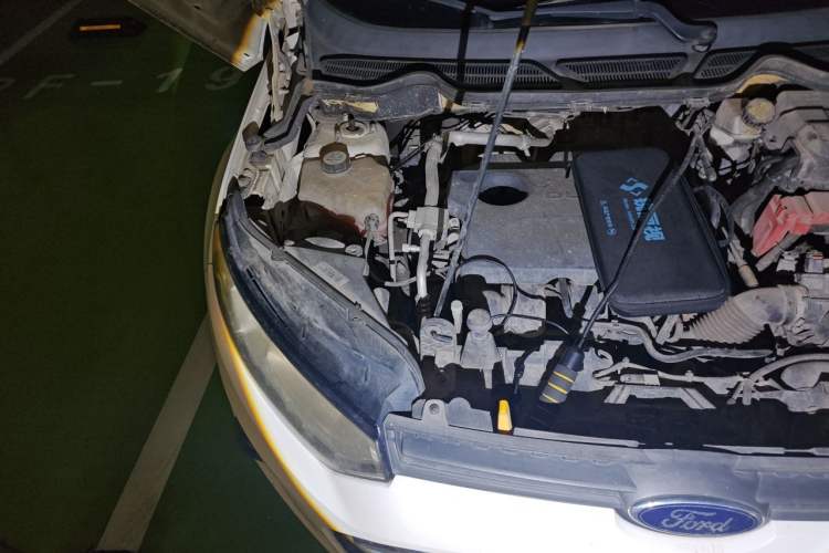 Used Ford EcoSport 2013 1.5L Manual Comfort Model Engine Bay Right