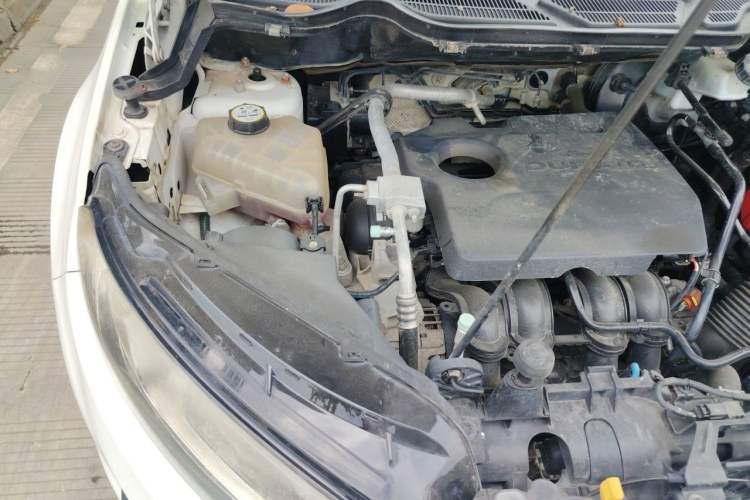 Used Ford EcoSport 2013 1.5L Automatic Fashion Model Engine Bay Right