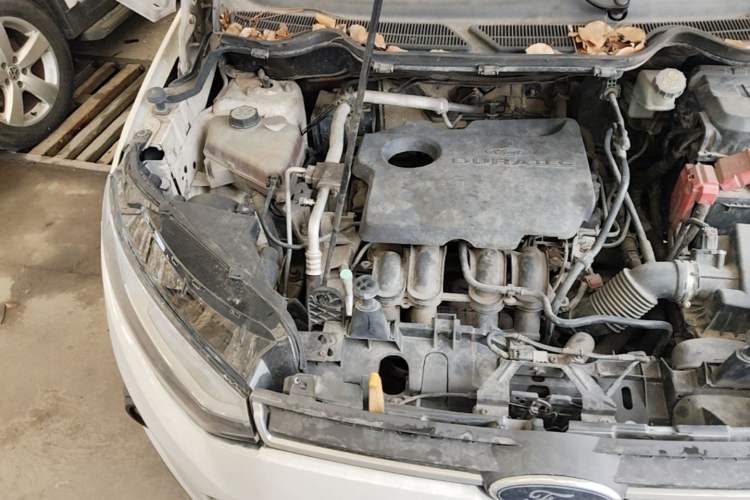 Used Ford EcoSport 2013 1.5L Automatic Fashion Model Engine Bay Right