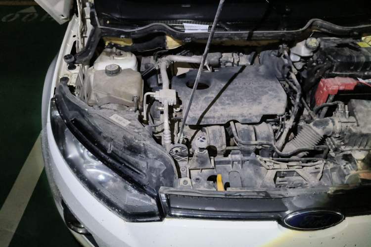 Used Ford EcoSport 2013 1.5L Automatic Prestige Model Engine Bay Right