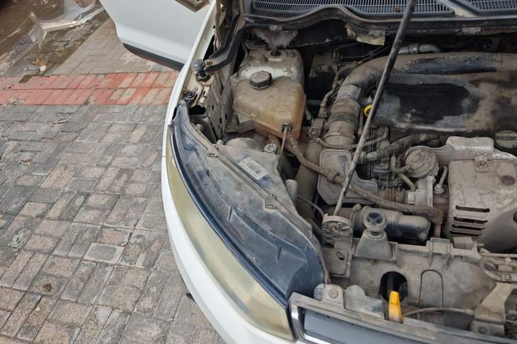 Used Ford EcoSport 2013 1.0L GTDi Manual Luxury Model Engine Bay Right