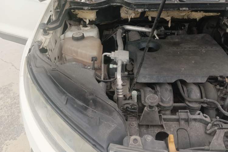 Used Ford EcoSport 2013 1.5L Automatic Prestige Model Engine Bay Right