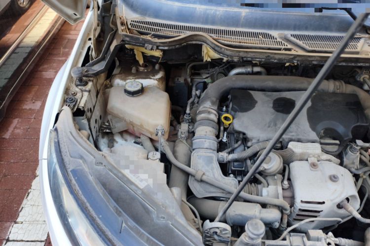 Used Ford EcoSport 2013 1.0L GTDi Manual Luxury Model Engine Bay Right
