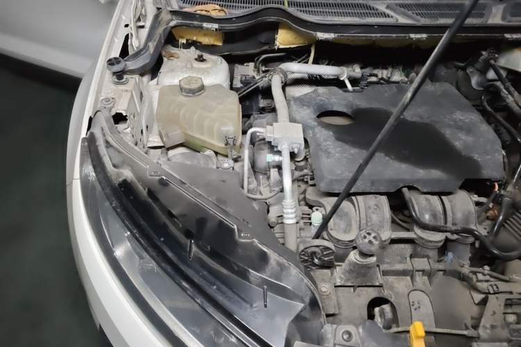 Used Ford EcoSport 2013 1.5L Automatic Fashion Model Engine Bay Right