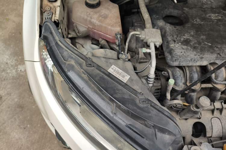 Used Ford EcoSport 2013 1.5L Manual Luxury Model Engine Bay Right