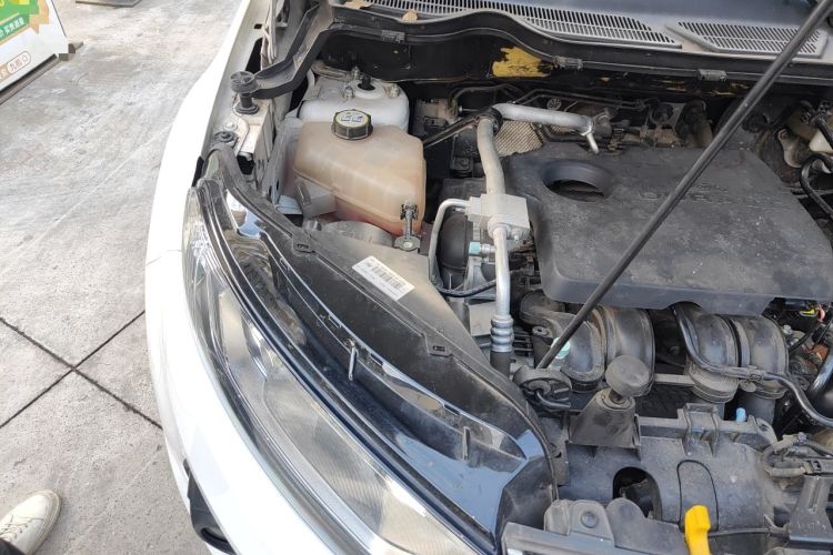 Used Ford EcoSport 2013 1.5L Automatic Fashion Model Engine Bay Right
