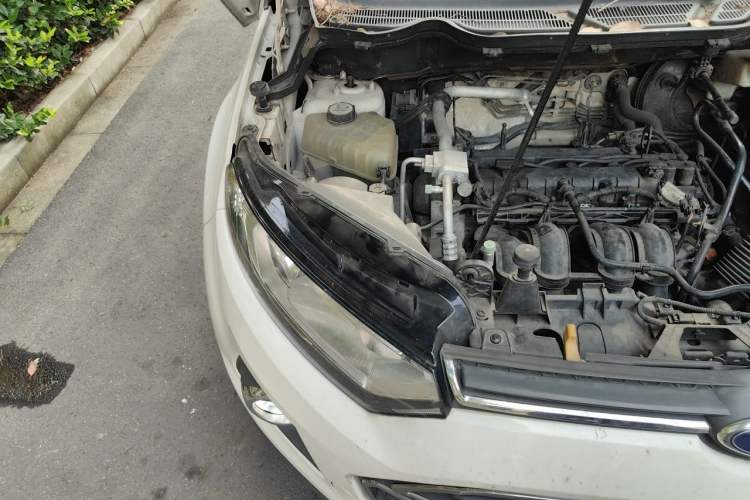 Used Ford EcoSport 2013 1.5L Automatic Prestige Model Engine Bay Right