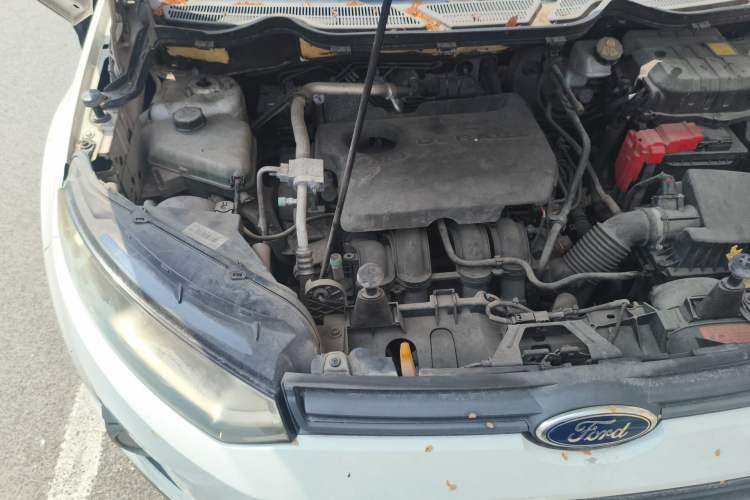 Used Ford EcoSport 2013 1.5L Manual Comfort Model Engine Bay Right