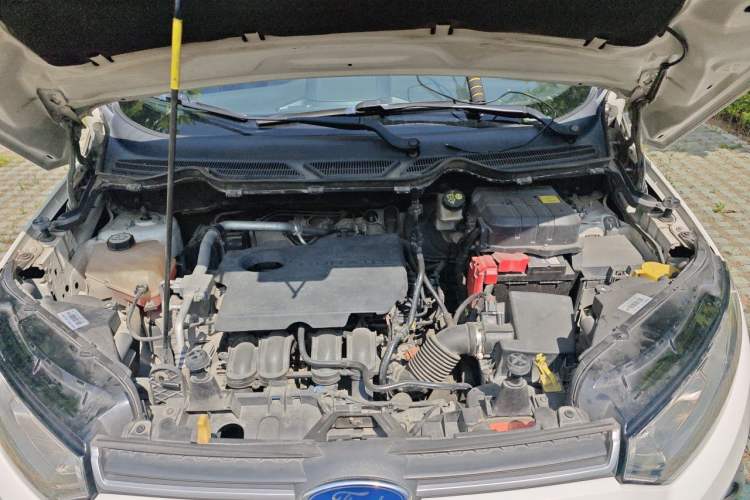 Used Ford EcoSport 2013 1.5L Automatic Fashion Model Engine Bay