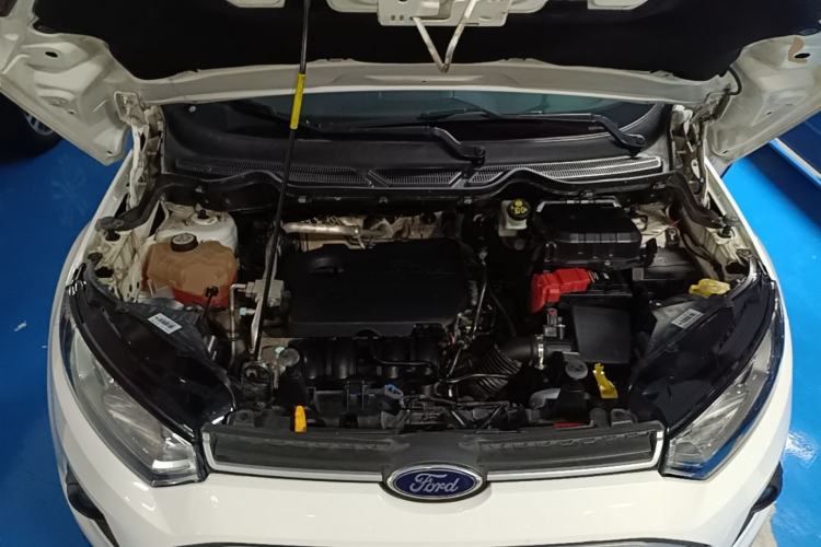 Used Ford EcoSport 2013 1.5L Manual Fashion Model Engine Bay