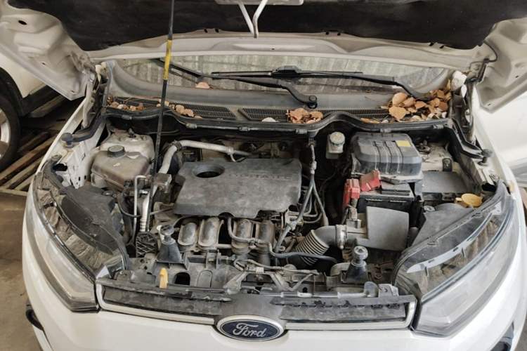 Used Ford EcoSport 2013 1.5L Automatic Fashion Model Engine Bay