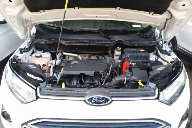 Used Ford EcoSport 2013 1.5L Automatic Fashion Model Engine Bay