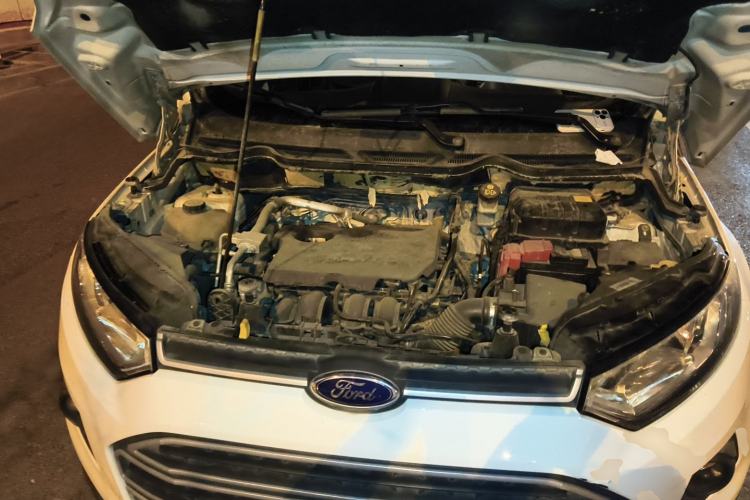 Used Ford EcoSport 2013 1.5L Automatic Fashion Model Engine Bay
