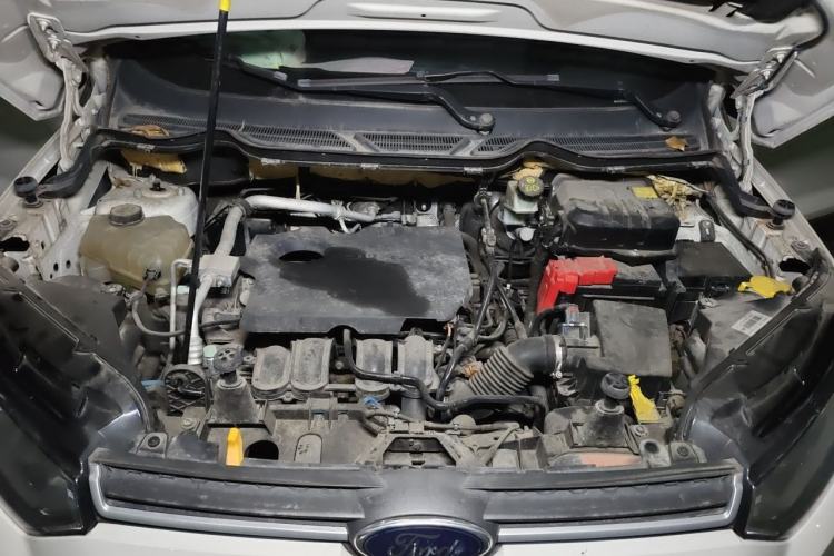 Used Ford EcoSport 2013 1.5L Automatic Fashion Model Engine Bay