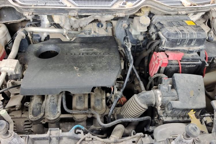 Used Ford EcoSport 2013 1.5L Automatic Fashion Model Engine Bay