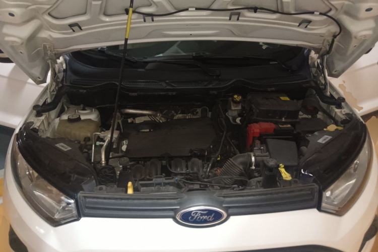 Used Ford EcoSport 2013 1.5L Manual Comfort Model Engine Bay