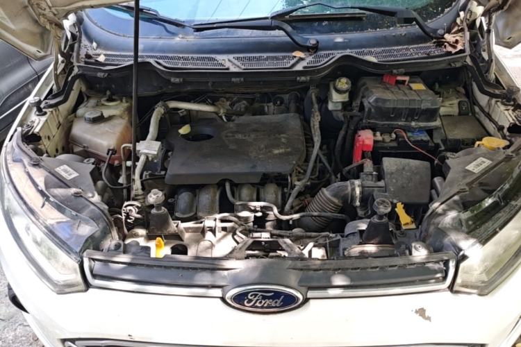 Used Ford EcoSport 2013 1.5L Manual Fashion Model Engine Bay