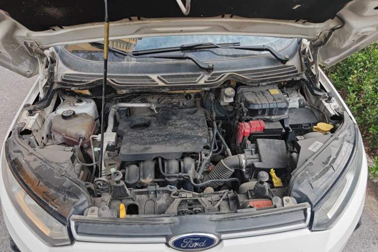Used Ford EcoSport 2013 1.5L Automatic Fashion Model Engine Bay