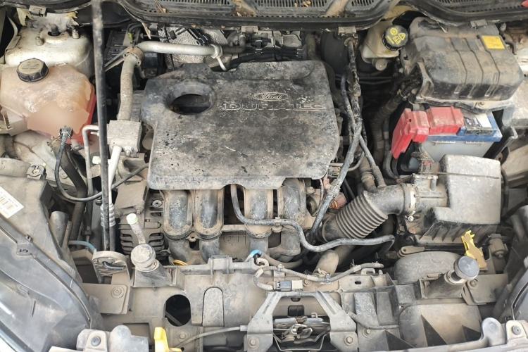 Used Ford EcoSport 2013 1.5L Manual Luxury Model Engine Bay