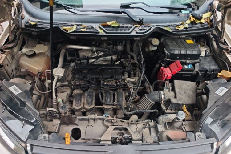 Used Ford EcoSport 2013 1.5L Automatic Fashion Model Engine Bay
