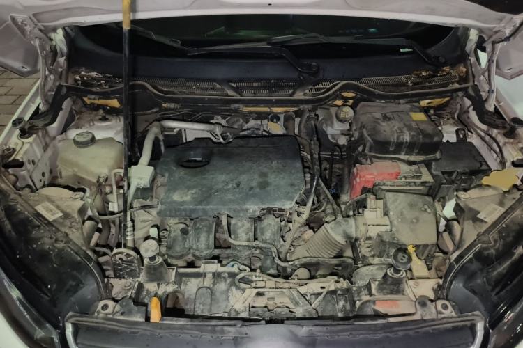 Used Ford EcoSport 2013 1.5L Automatic Fashion Model Engine Bay