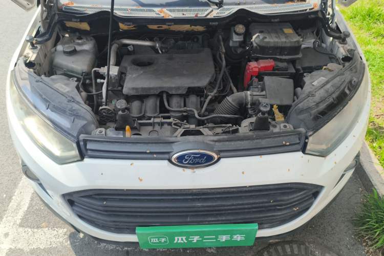Used Ford EcoSport 2013 1.5L Manual Comfort Model Engine Bay