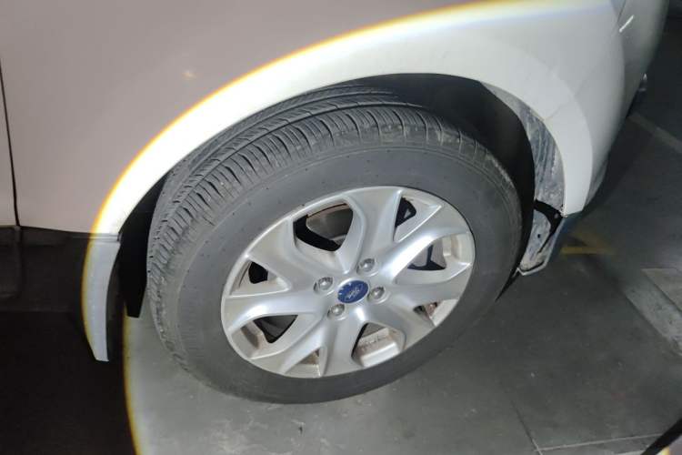 Used Ford EcoSport 2013 1.5L Manual Fashion Model Exterior 1