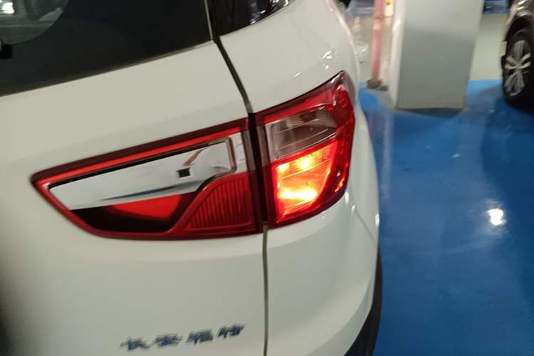 Used Ford EcoSport 2013 1.5L Manual Fashion Model Exterior 3