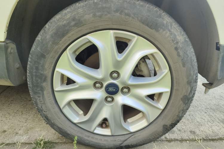 Used Ford EcoSport 2013 1.5L Automatic Fashion Model Exterior 7