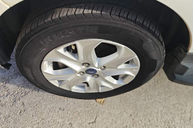 Used Ford EcoSport 2013 1.5L Automatic Fashion Model Exterior 7
