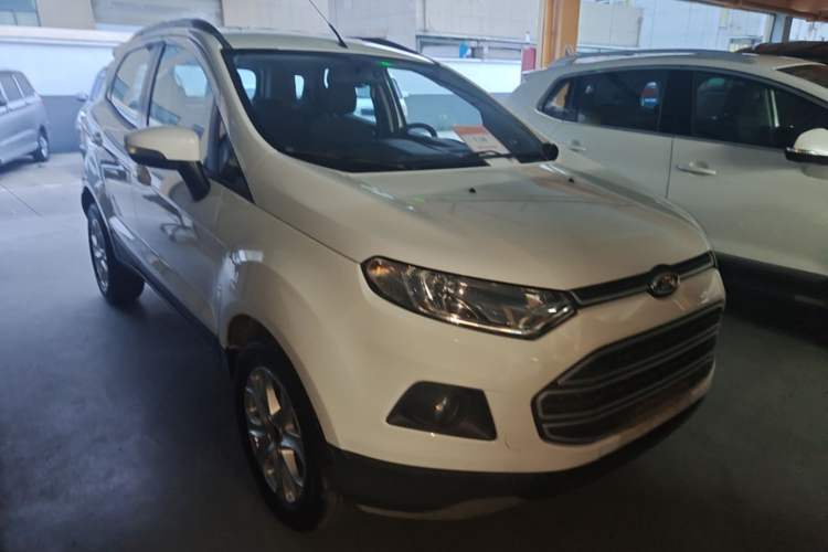 Used Ford EcoSport 2013 1.5L Automatic Fashion Model Front Right 45 Deg