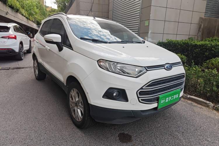Used Ford EcoSport 2013 1.5L Automatic Fashion Model Front Right 45 Deg