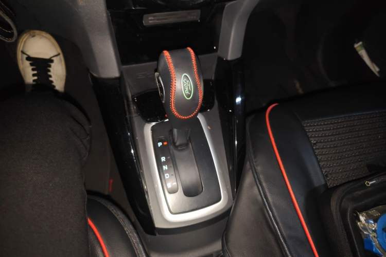 Used Ford EcoSport 2013 1.5L Automatic Fashion Model Gear Lever