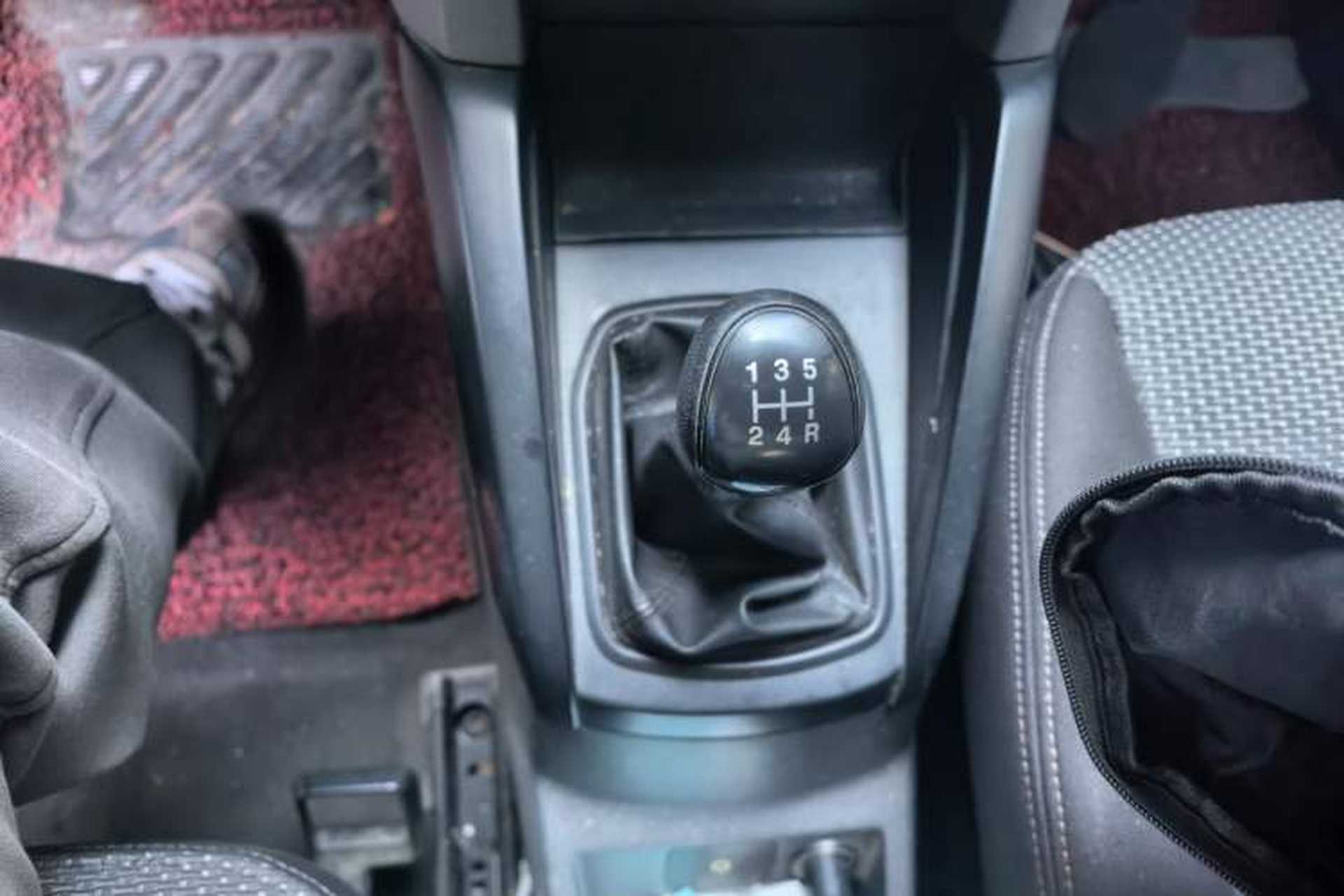 Used Ford EcoSport 2013 1.5L Manual Comfort Model Gear Lever