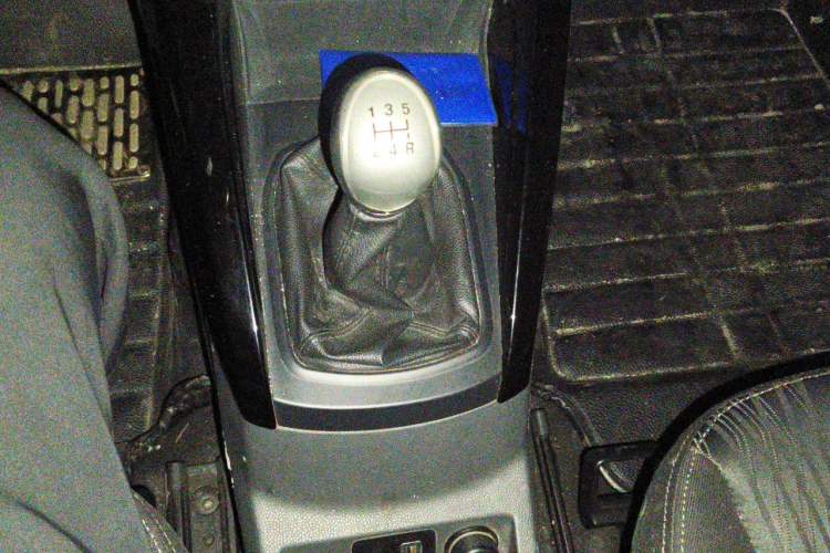 Used Ford EcoSport 2013 1.5L Manual Luxury Model Gear Lever