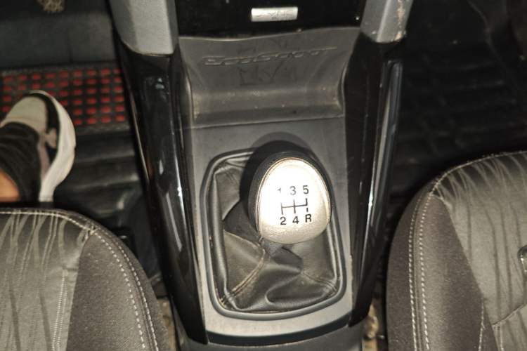 Used Ford EcoSport 2013 1.5L Manual Luxury Model Gear Lever