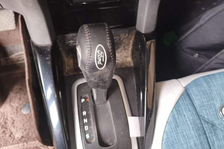 Used Ford EcoSport 2013 1.5L Automatic Fashion Model Gear Lever
