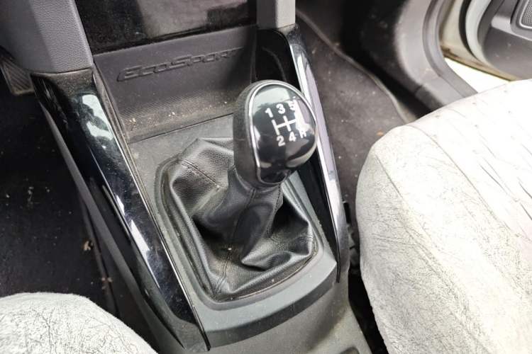 Used Ford EcoSport 2013 1.5L Manual Fashion Model Gear Lever