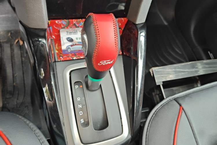 Used Ford EcoSport 2013 1.5L Automatic Fashion Model Gear Lever