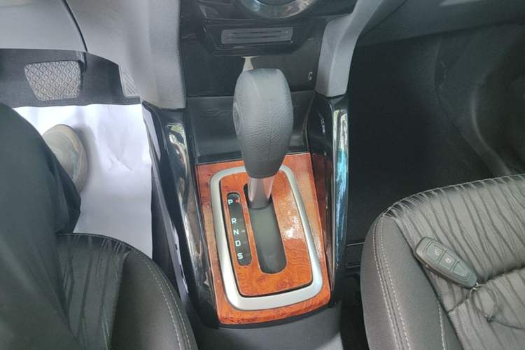 Used Ford EcoSport 2013 1.5L Automatic Prestige Model Gear Lever